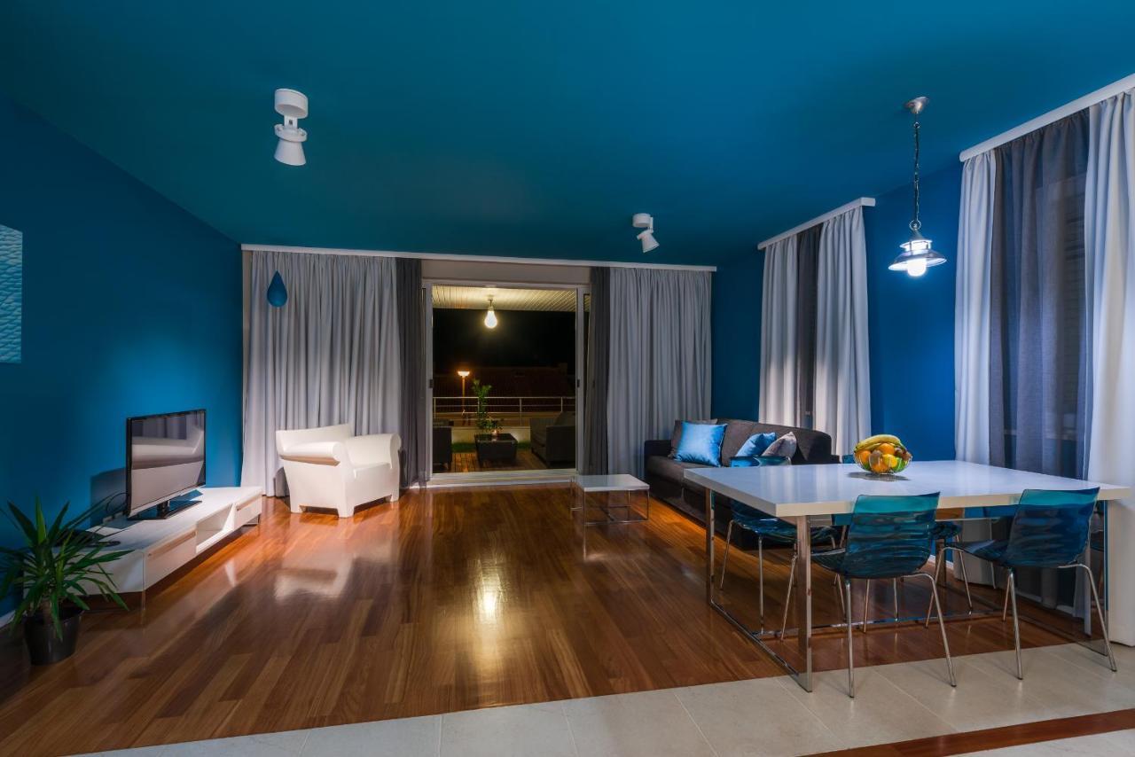 Apartments Villa Azzurra Bol Esterno foto