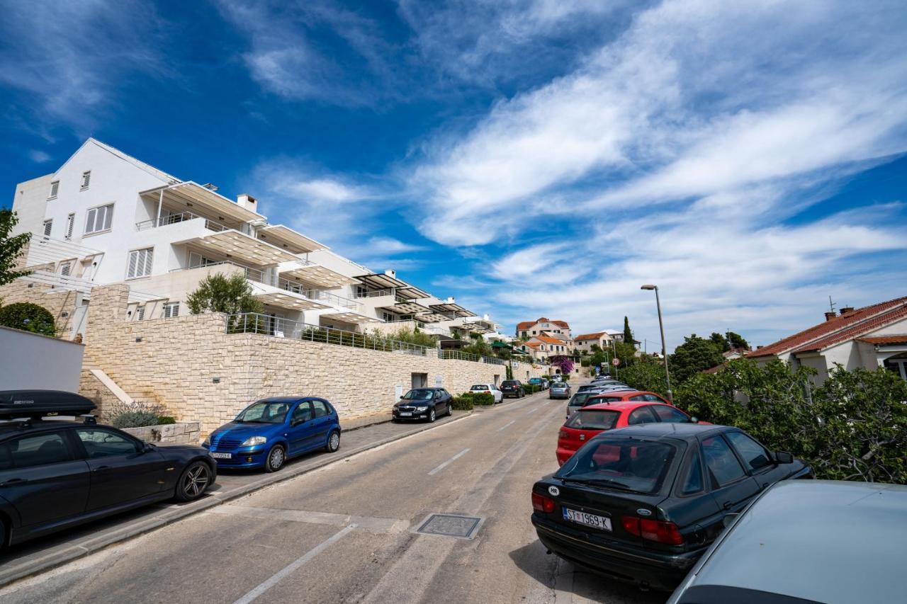 Apartments Villa Azzurra Bol Esterno foto