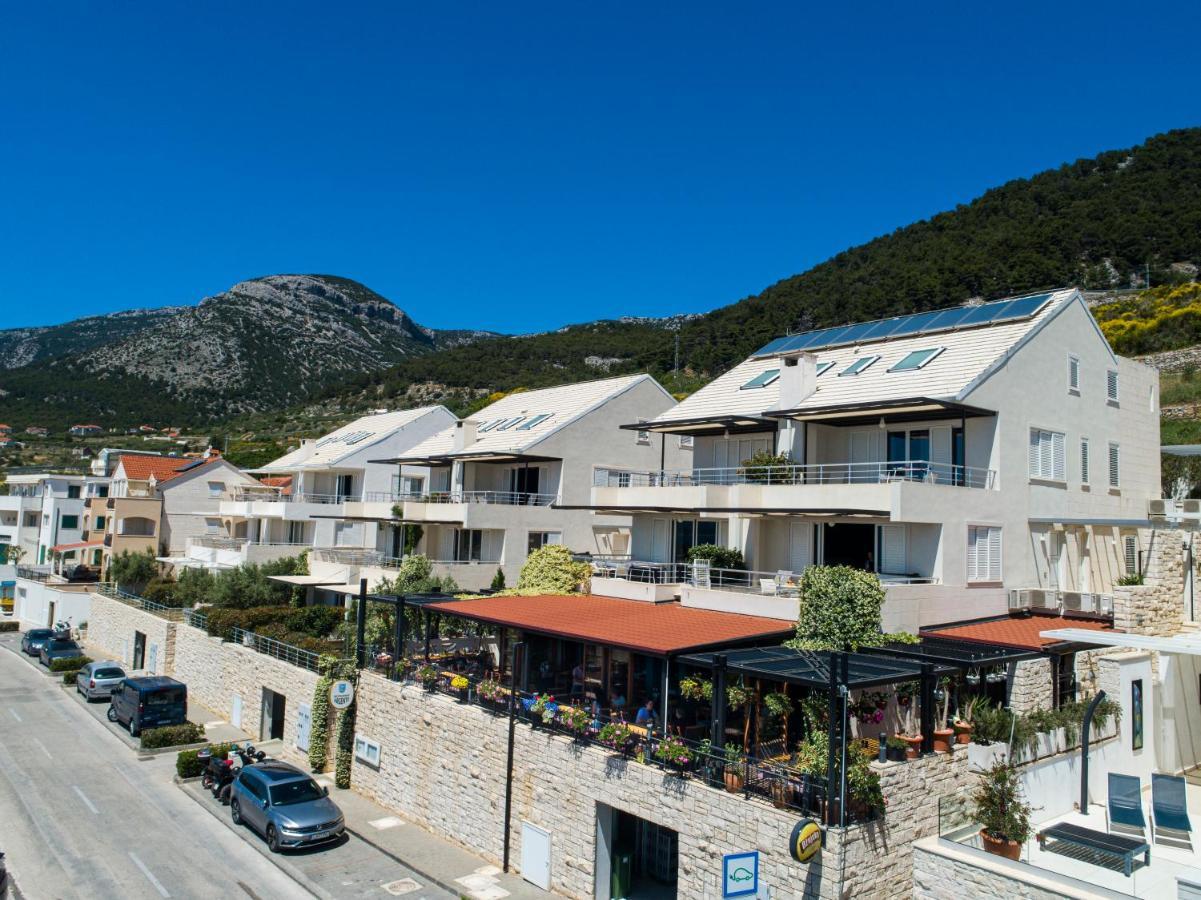 Apartments Villa Azzurra Bol Esterno foto