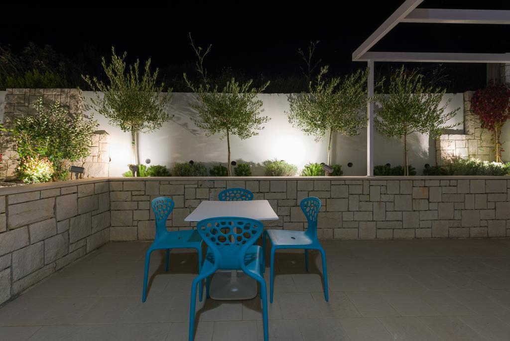 Apartments Villa Azzurra Bol Esterno foto