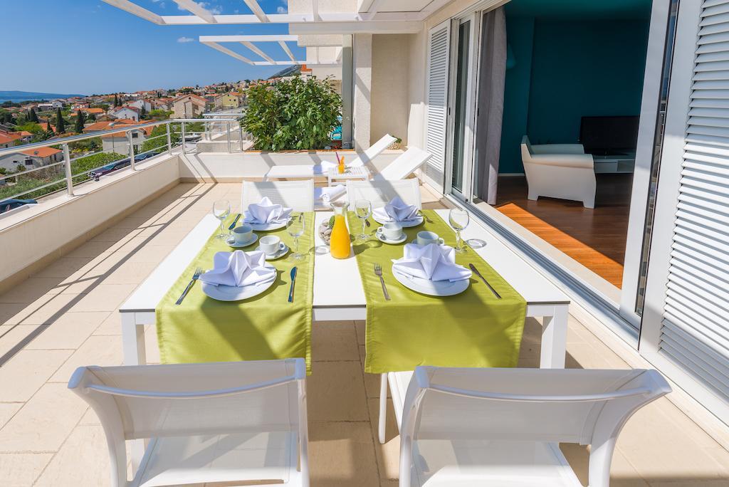 Apartments Villa Azzurra Bol Esterno foto
