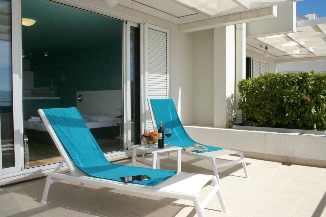 Apartments Villa Azzurra Bol Esterno foto